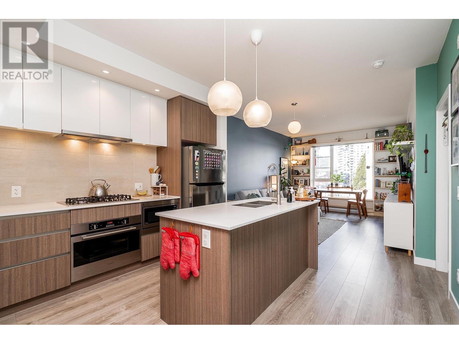310 516 FOSTER AVENUE, coquitlam, British Columbia