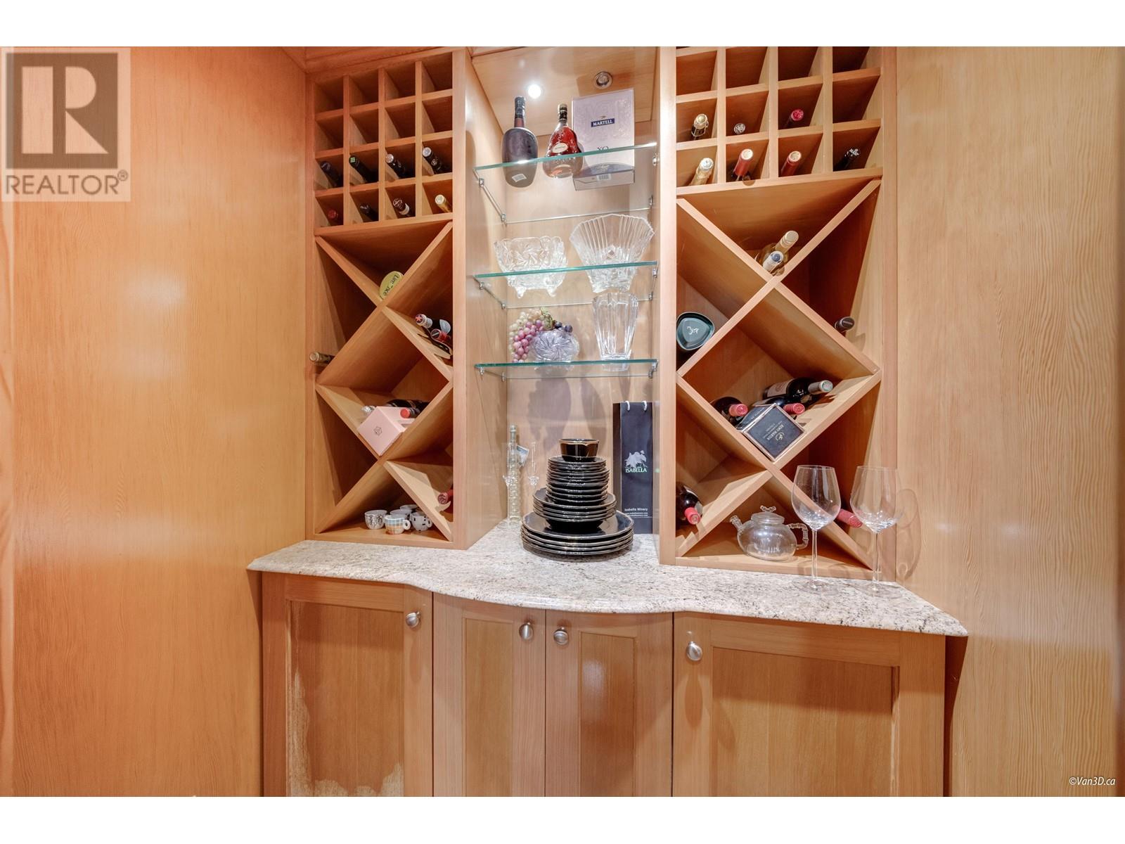 Listing Picture 3 of 40 : 4364 W 9TH AVENUE, Vancouver / 溫哥華 - 魯藝地產 Yvonne Lu Group - MLS Medallion Club Member