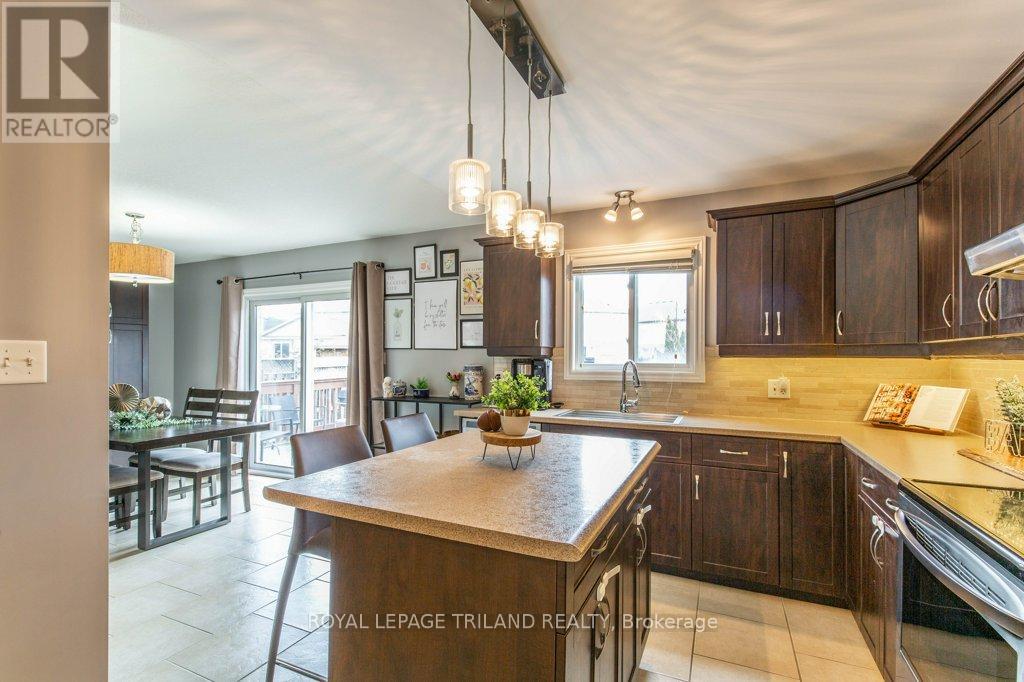 Photo 11 of 40 for 1616 Green Gables Road