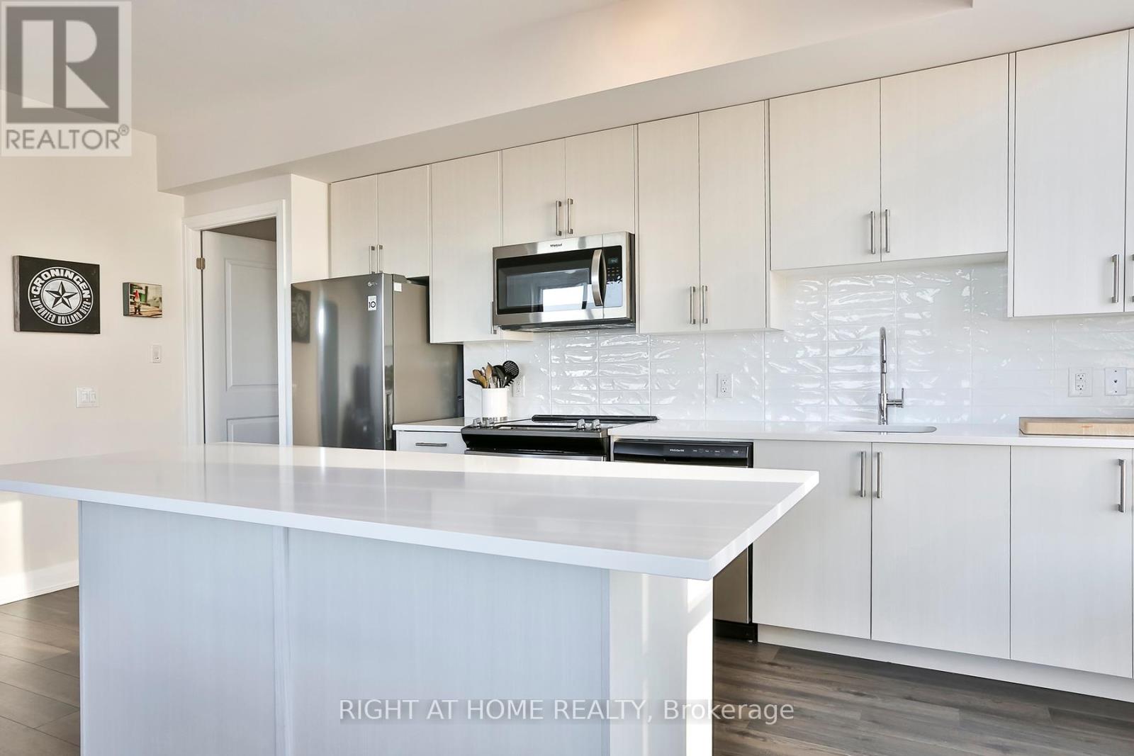 910 - 3655 Kingston Road, Toronto (Scarborough Village), Ontario  M1M 0E2 - Photo 10 - E12050254