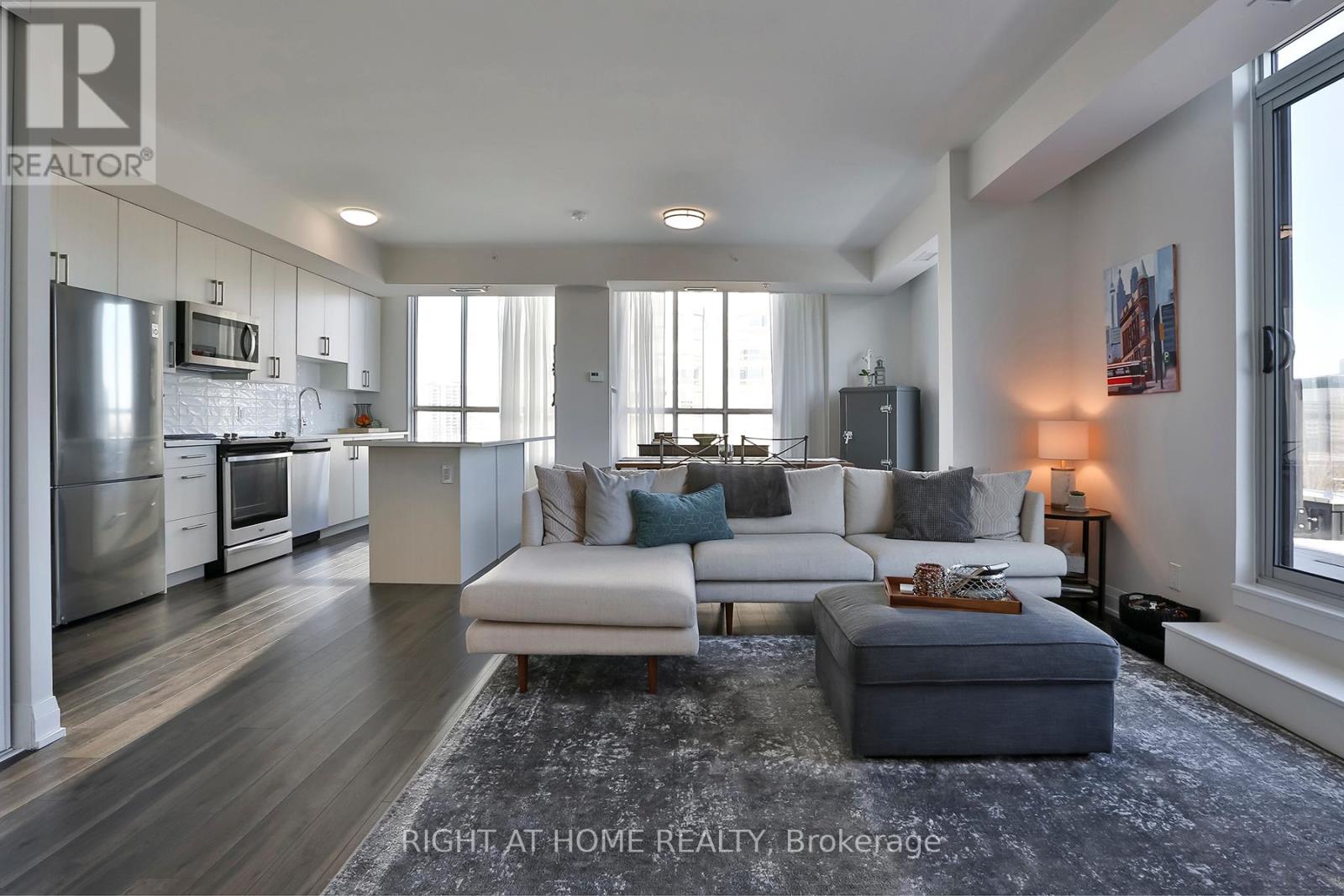910 - 3655 Kingston Road, Toronto (Scarborough Village), Ontario  M1M 0E2 - Photo 2 - E12050254