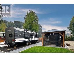 17 Marina Way North Shuswap