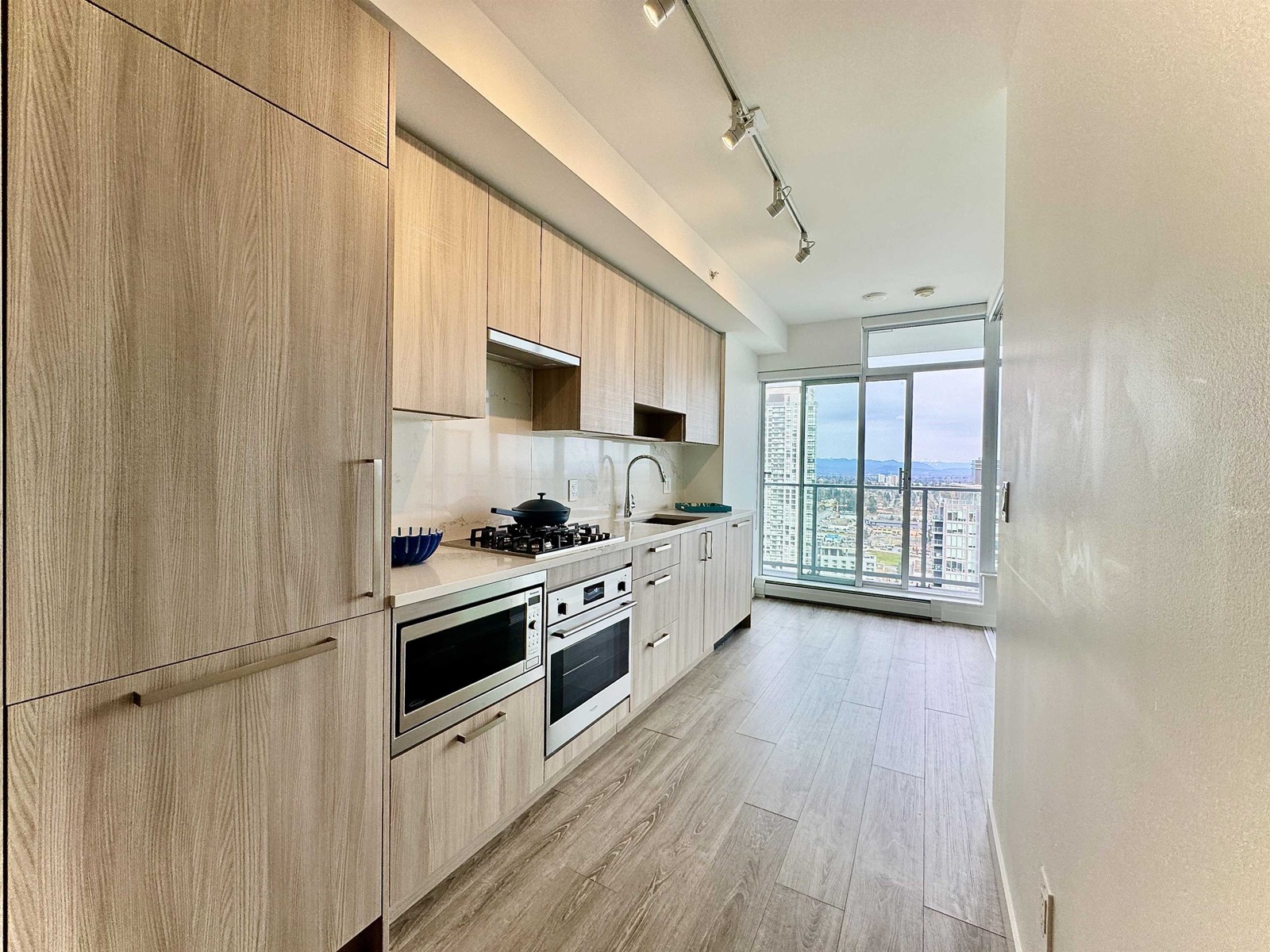 3706 13350 Central Avenue, Surrey, British Columbia  V3T 0S1 - Photo 9 - R2982886