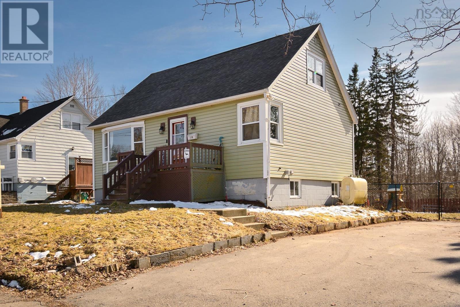 110 Macrae Avenue, Sydney River, Nova Scotia  B1S 1M2 - Photo 2 - 202506201