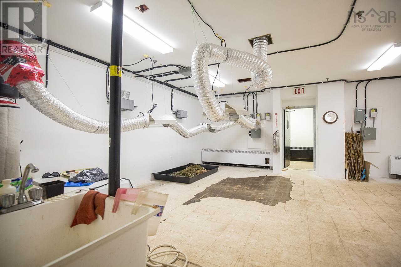 1 Lawrence Street, Amherst, Nova Scotia  B4H 3G5 - Photo 19 - 202501121