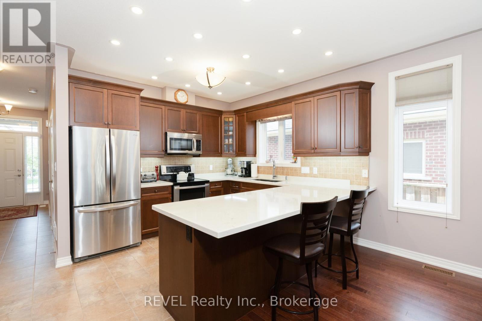 27 Hickory Avenue, Niagara-On-The-Lake, Ontario  L0S 1J1 - Photo 10 - X12050320
