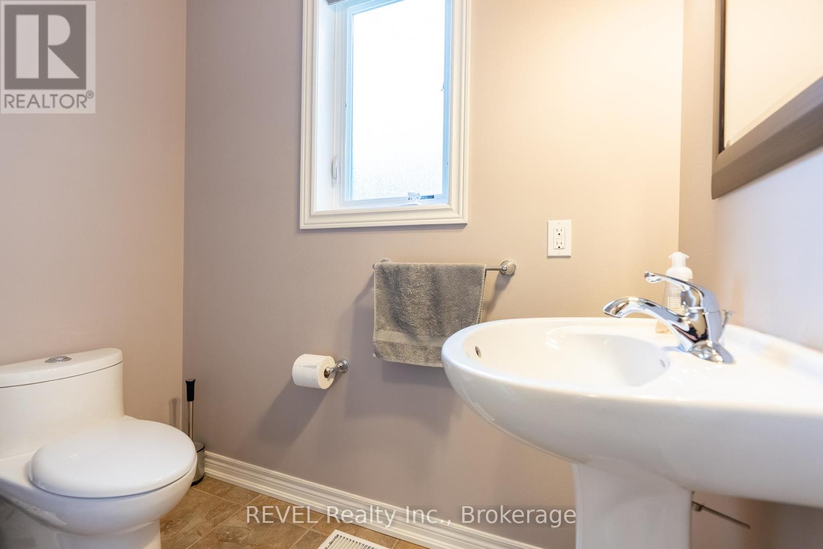 27 Hickory Avenue, Niagara-On-The-Lake, Ontario  L0S 1J1 - Photo 20 - X12050320