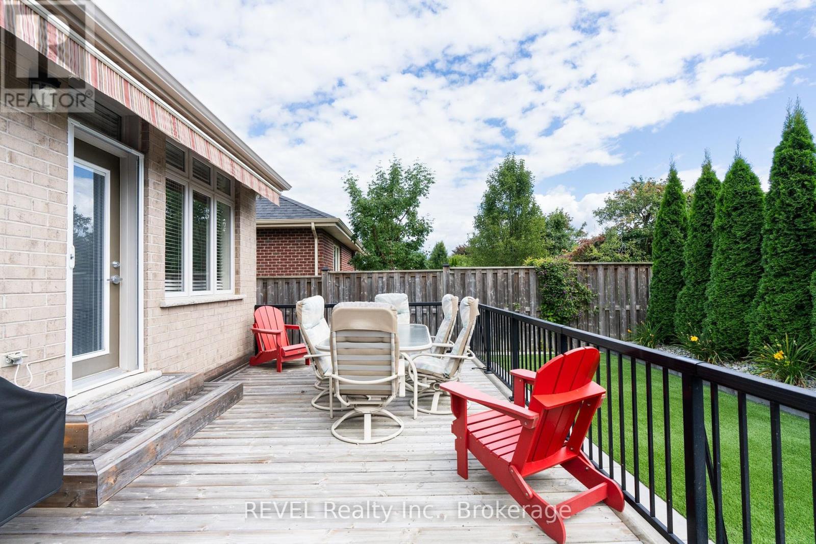 27 Hickory Avenue, Niagara-On-The-Lake, Ontario  L0S 1J1 - Photo 38 - X12050320