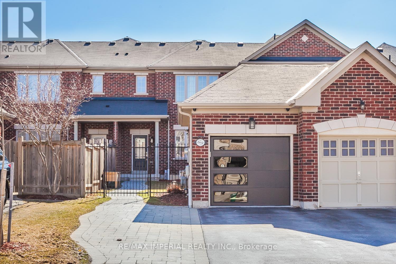 Property at 69 VETTESE COURT SE image 3