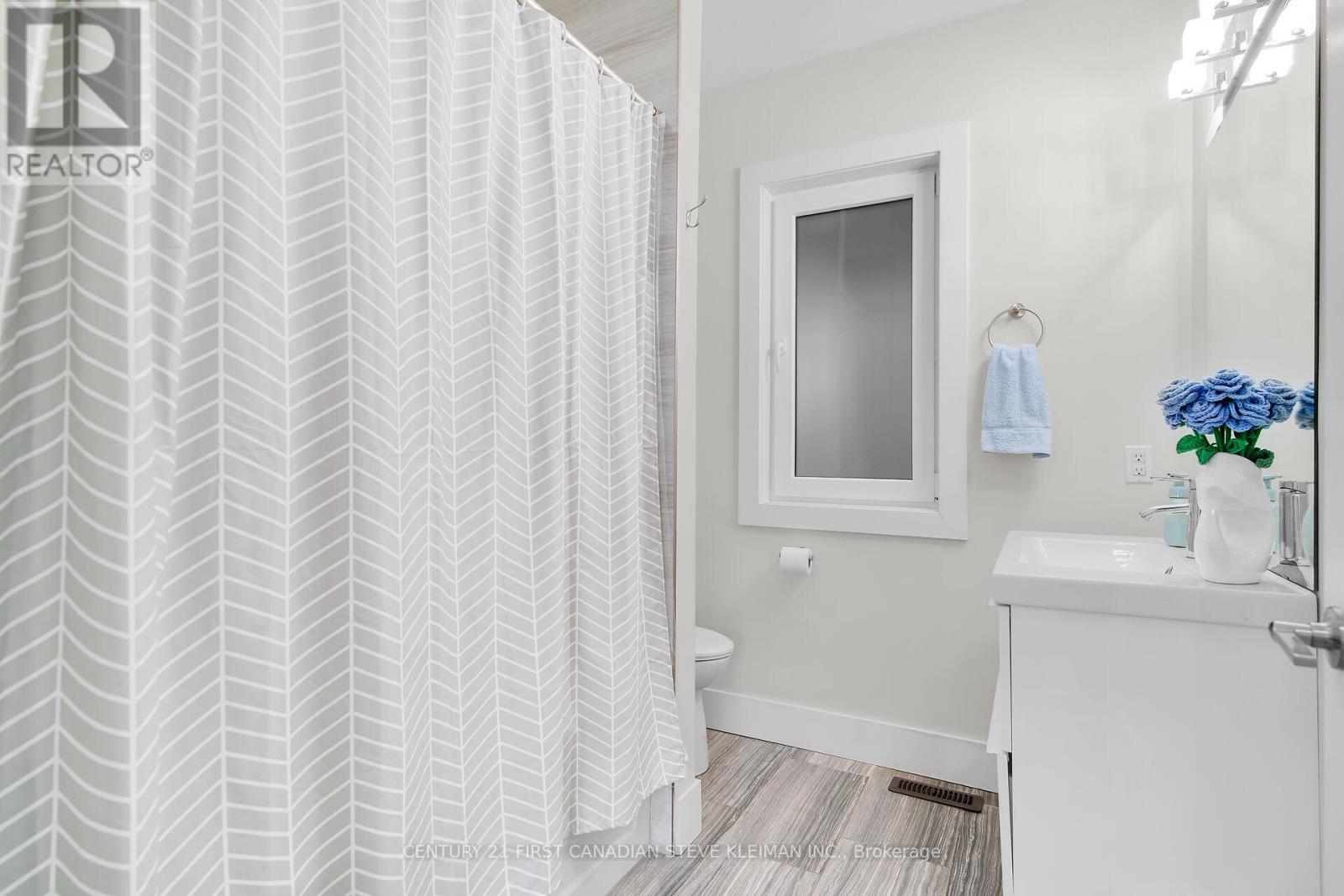 186 Ridout Street S, London South, Ontario  N6C 3X9 - Photo 21 - X12050342