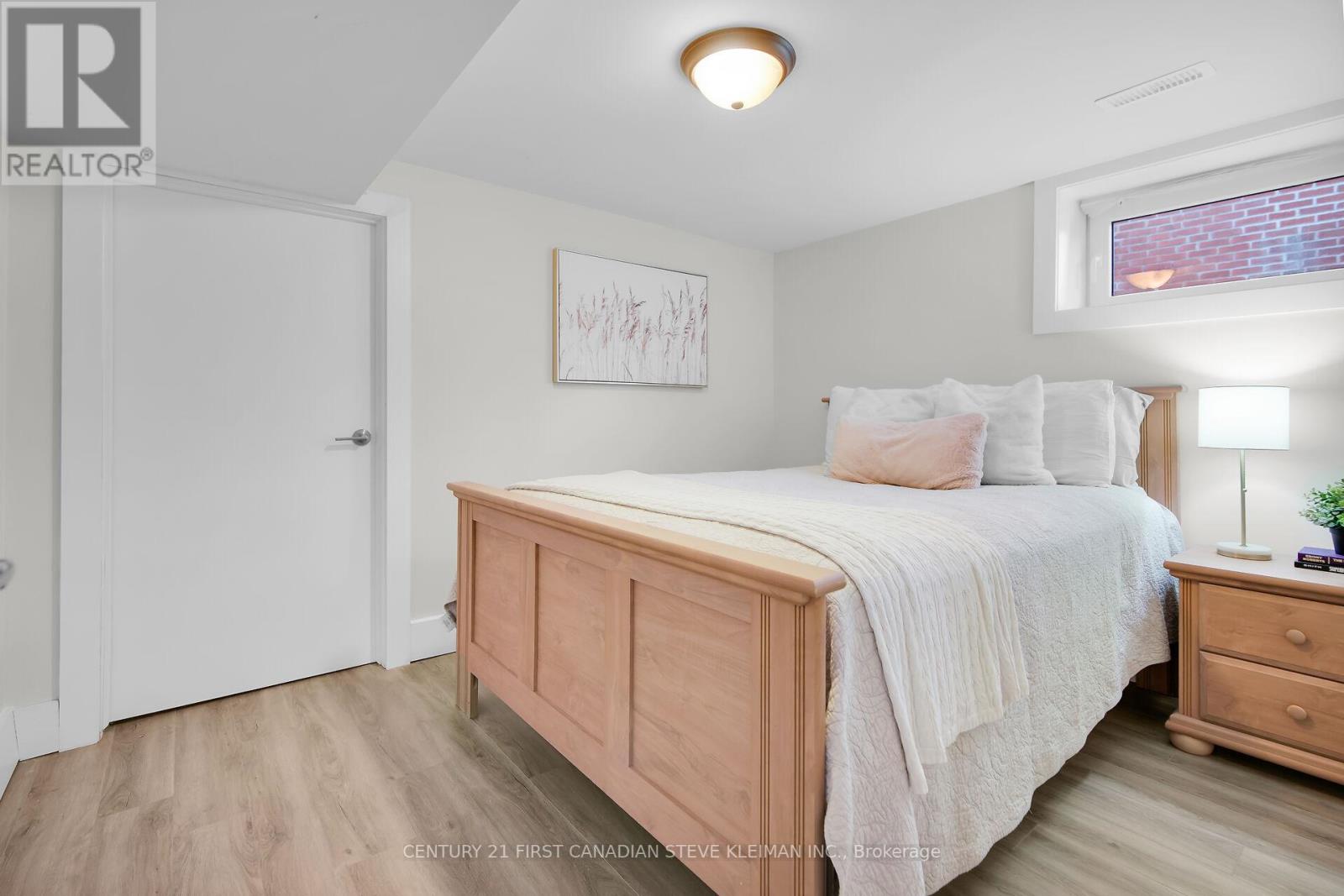 186 Ridout Street S, London South, Ontario  N6C 3X9 - Photo 25 - X12050342