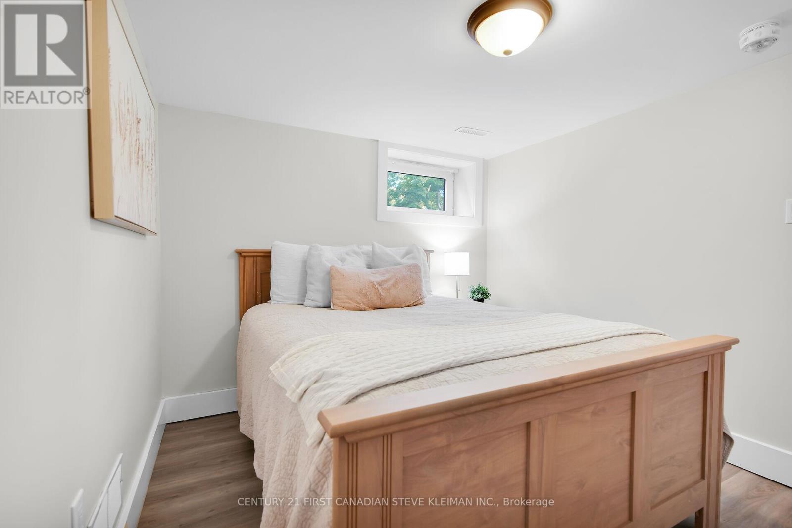 186 Ridout Street S, London South, Ontario  N6C 3X9 - Photo 30 - X12050342