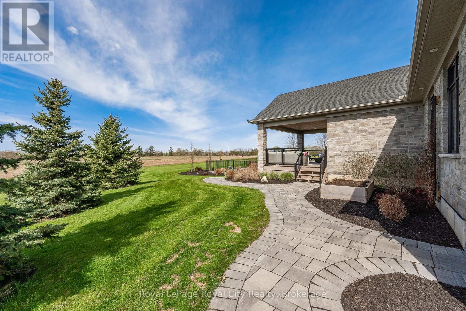 11 Hartfield Drive, Guelph/eramosa, Ontario  N1H 6J2 - Photo 37 - X12050347