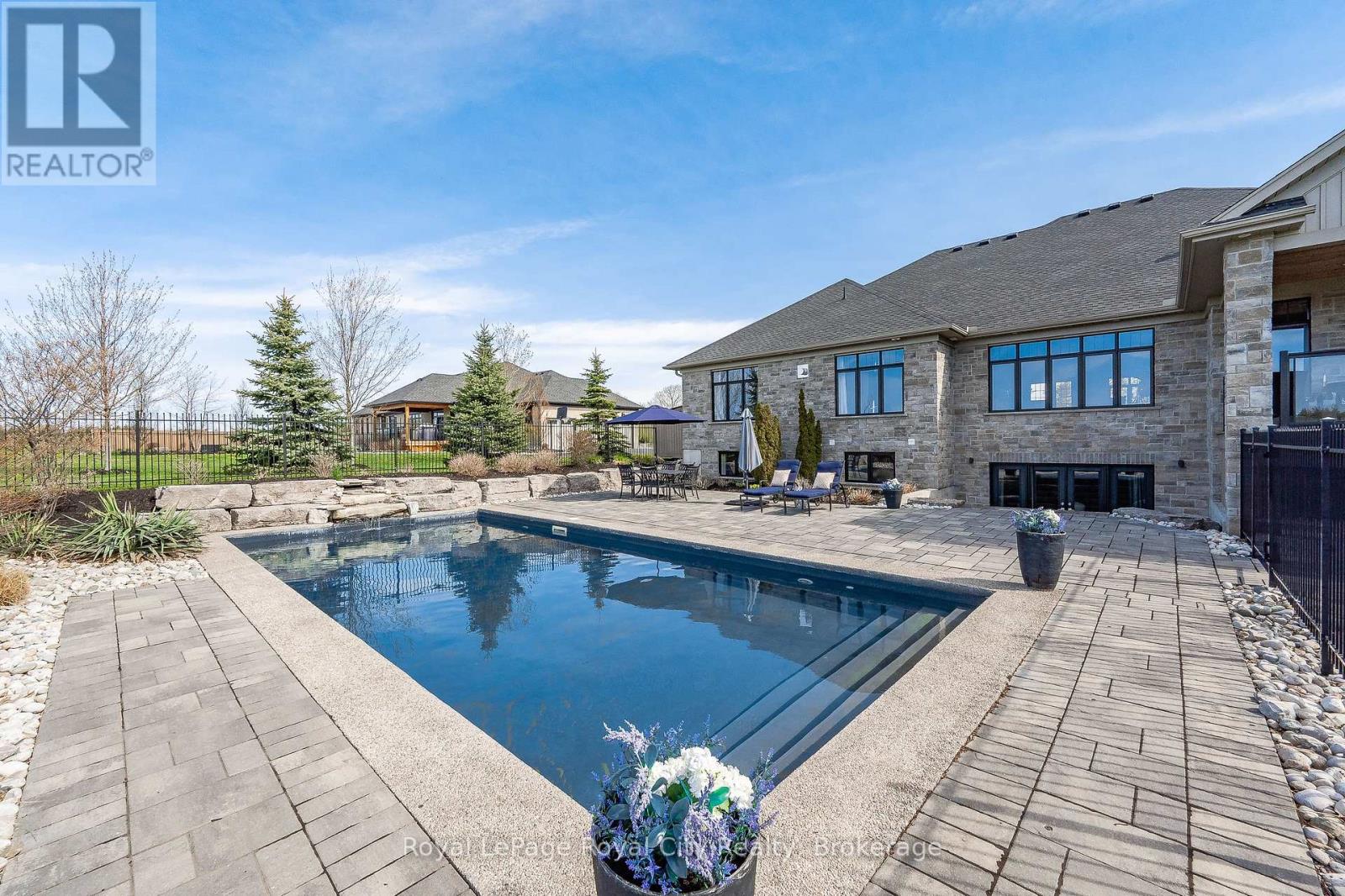 11 Hartfield Drive, Guelph/eramosa, Ontario  N1H 6J2 - Photo 41 - X12050347