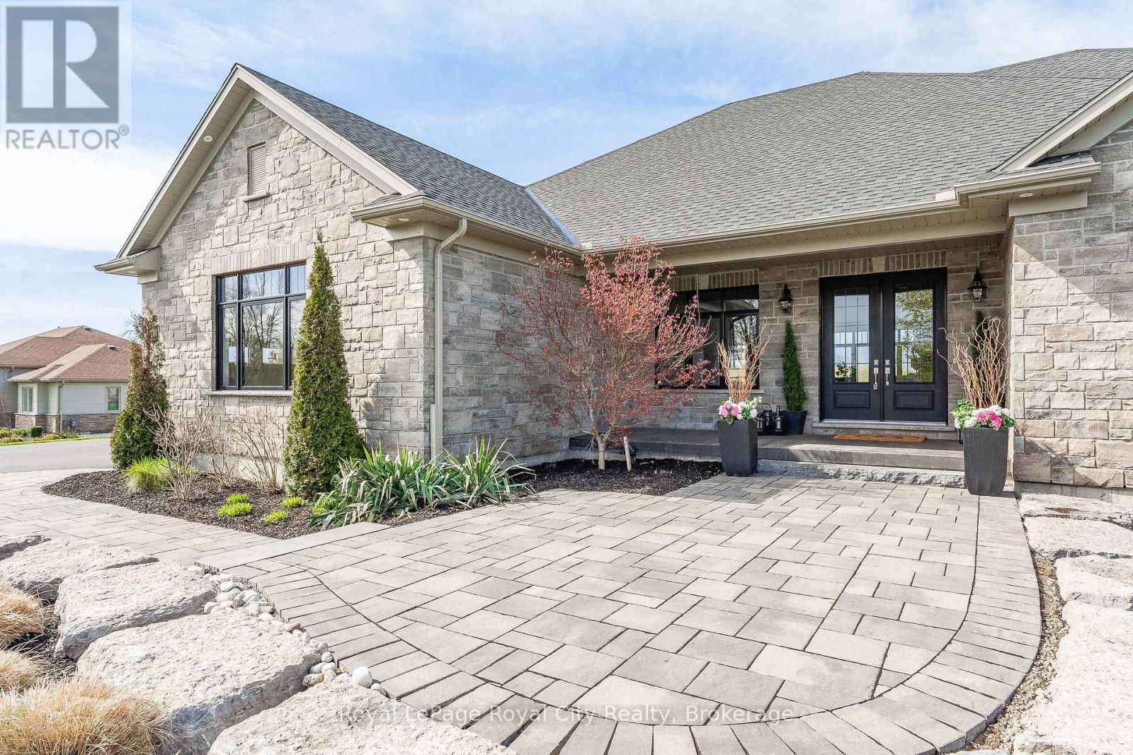 11 Hartfield Drive, Guelph/eramosa, Ontario  N1H 6J2 - Photo 5 - X12050347