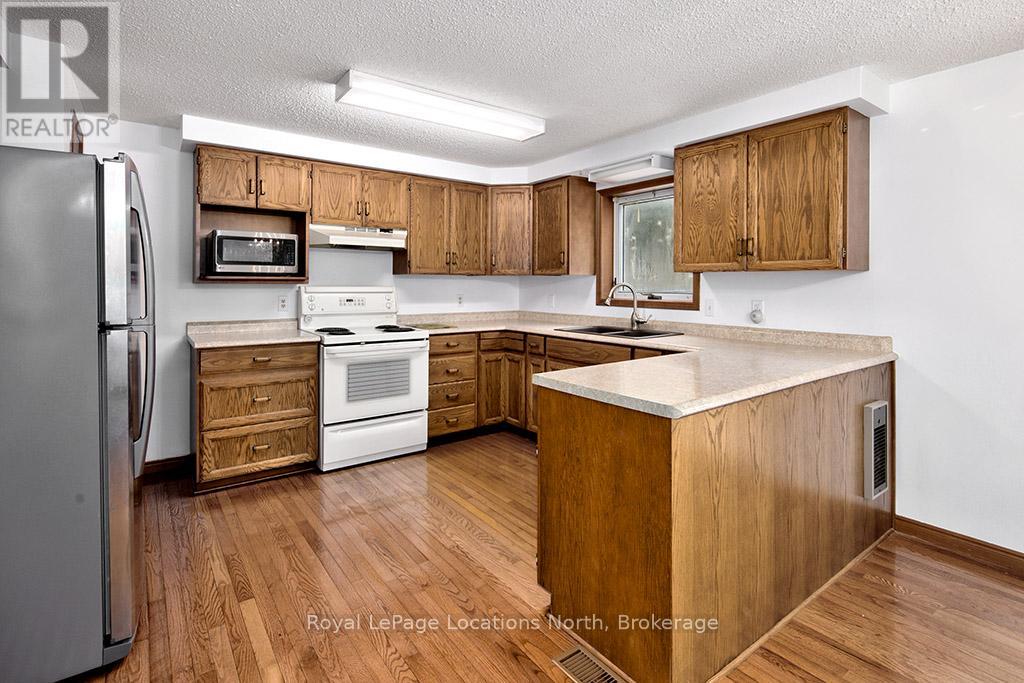 234 Lakeshore Road S, Meaford, Ontario  N4L 0A7 - Photo 13 - X12050357
