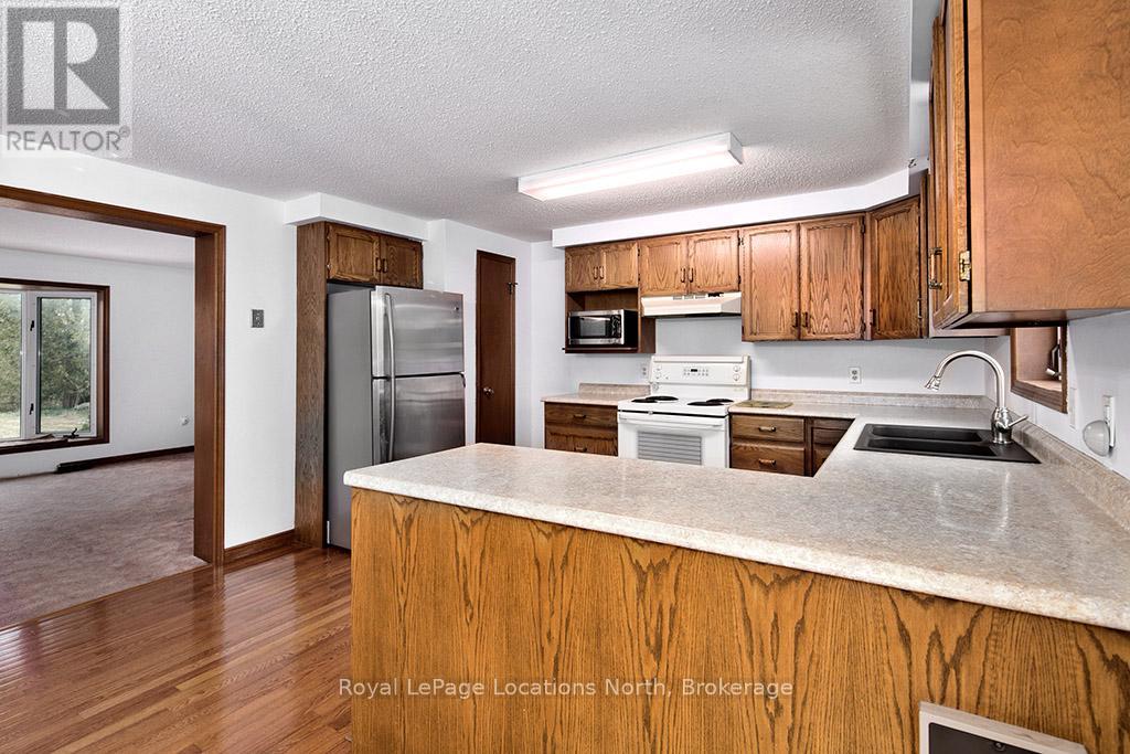 234 Lakeshore Road S, Meaford, Ontario  N4L 0A7 - Photo 14 - X12050357
