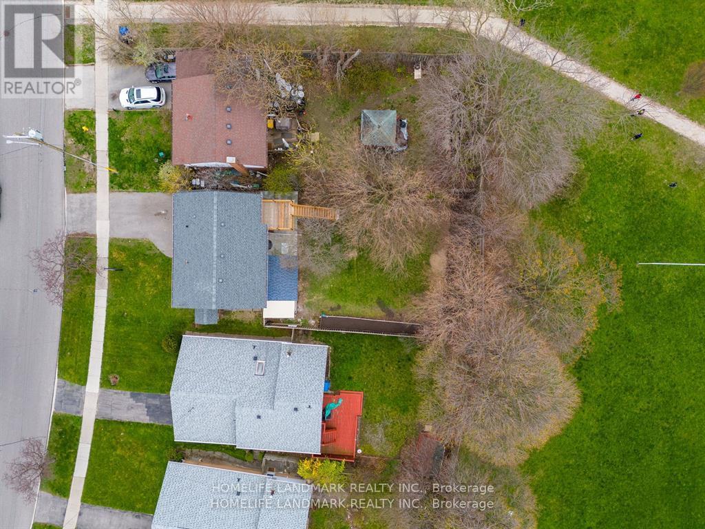 103 Oakley Boulevard, Toronto, Ontario  M1P 3P8 - Photo 6 - E12050362