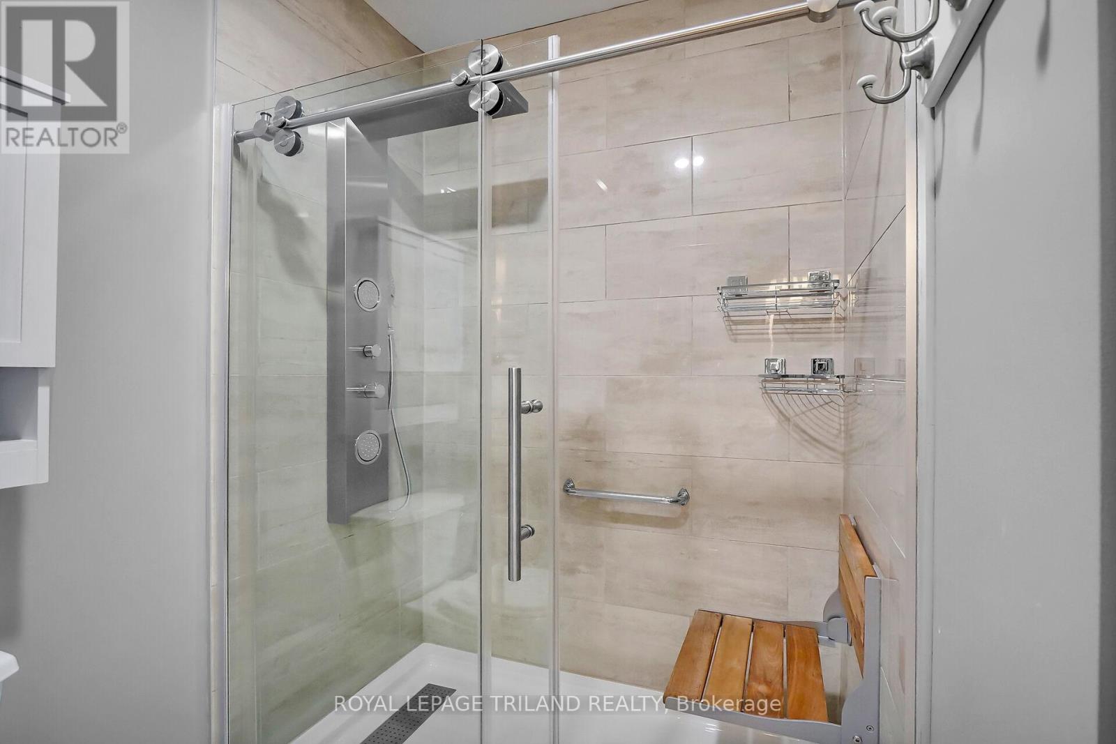 Photo 16 of 41 for 30 - 1555 Highbury Avenue N