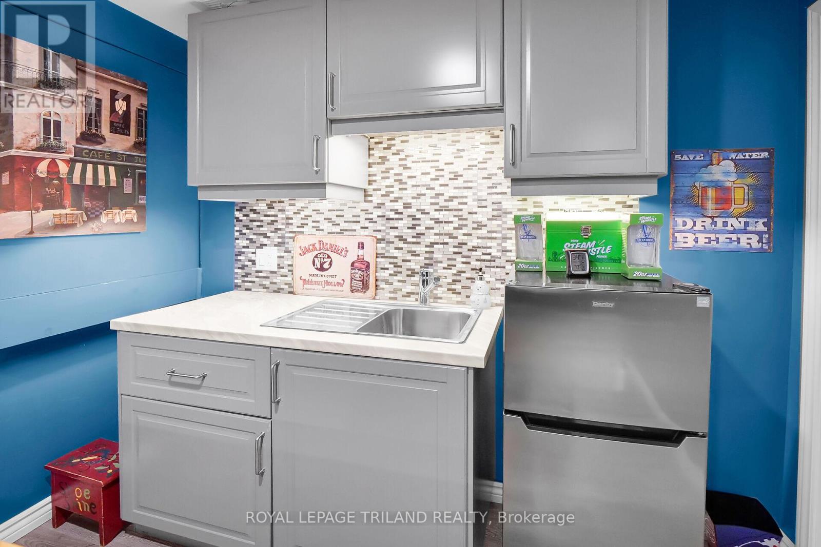 Photo 30 of 41 for 30 - 1555 Highbury Avenue N