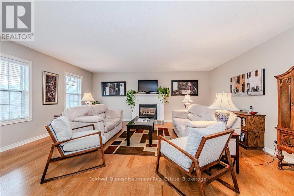 Property at 7 - 83 NEEVE STREET image 4