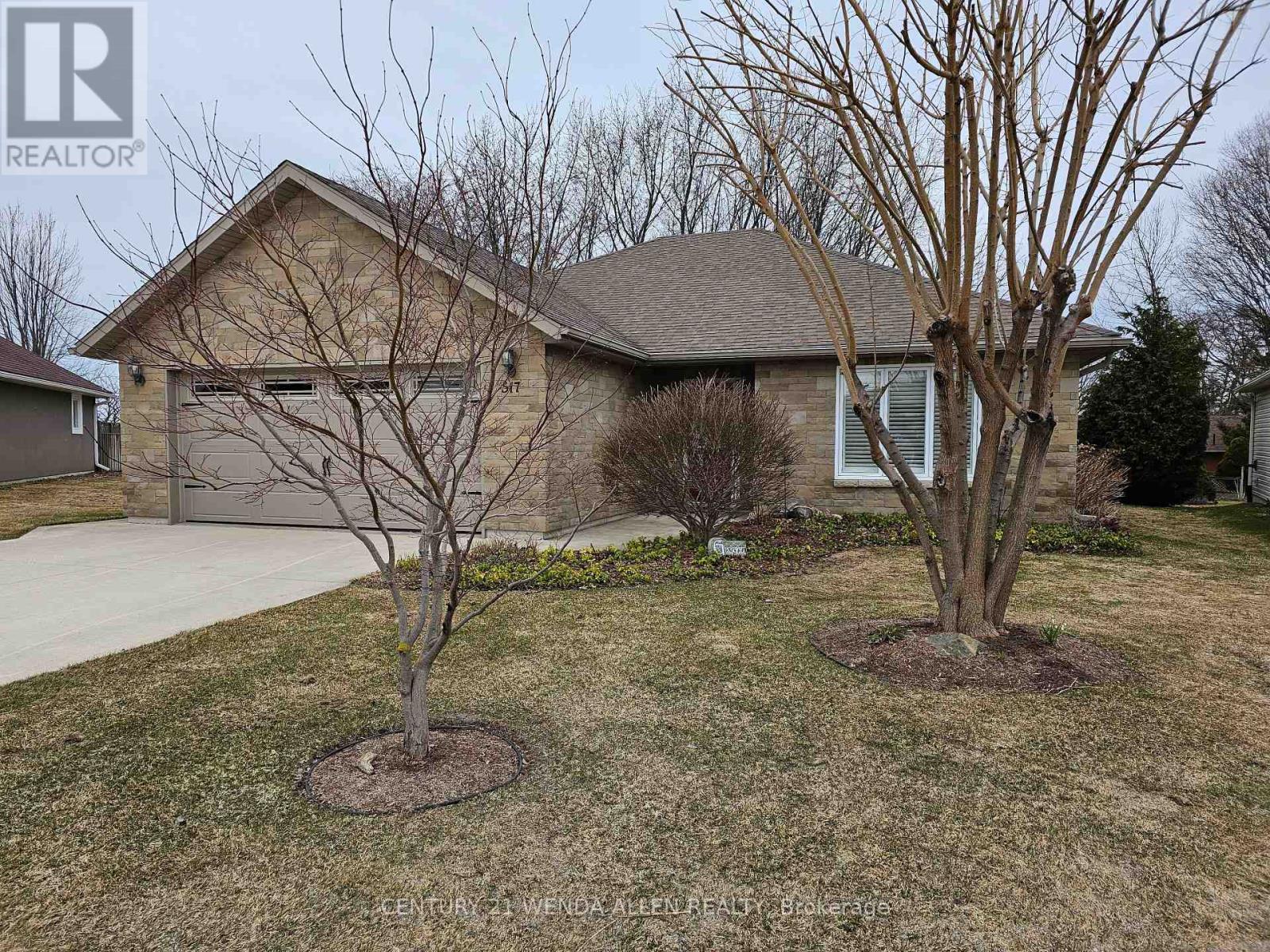 84 - 517 Stornoway Street, Huron-Kinloss, Ontario  N2Z 0A4 - Photo 2 - X12045364