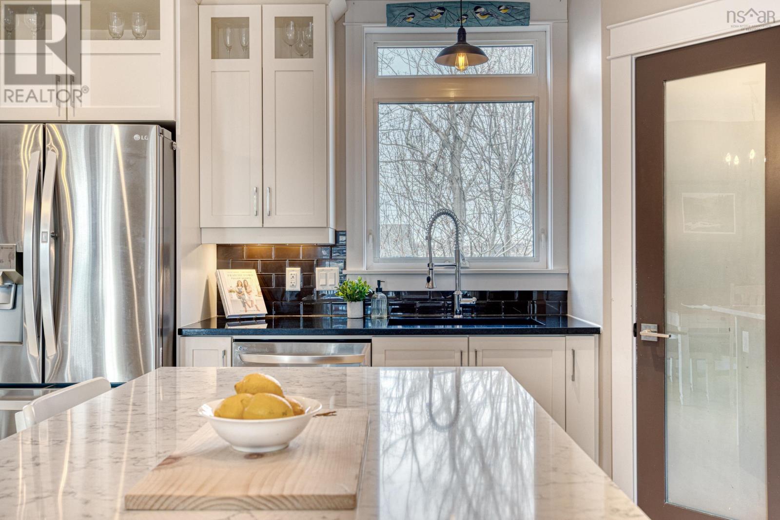 61 Cannon Terrace, Dartmouth, Nova Scotia  B3A 0A2 - Photo 10 - 202506219