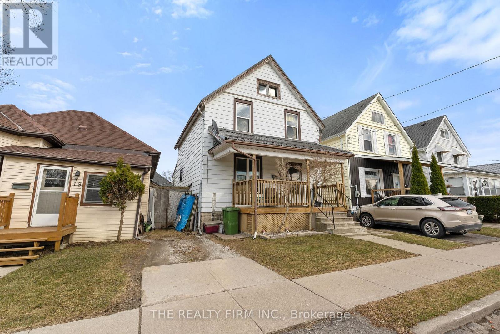 20 Fourth Avenue, St. Thomas, Ontario  N5R 4H2 - Photo 2 - X12050473