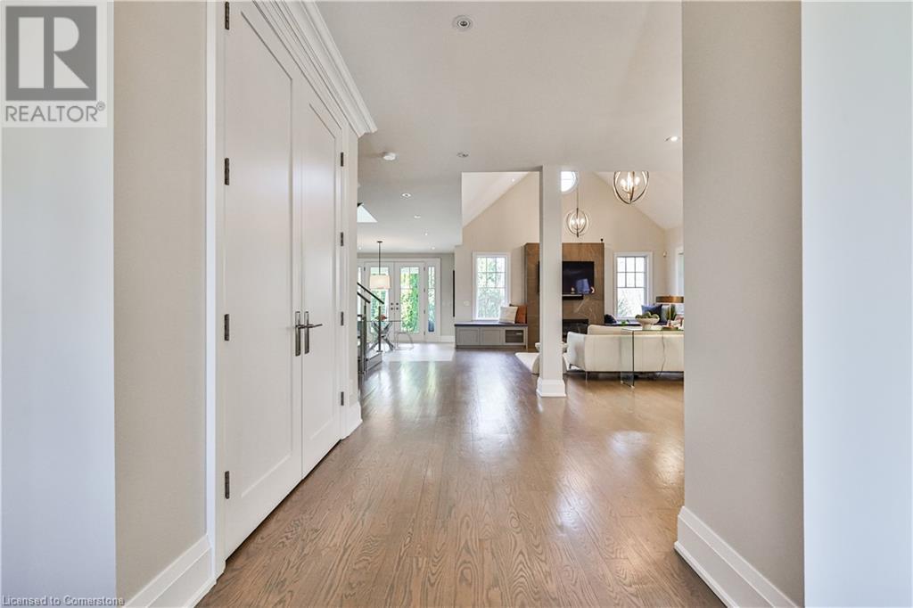 Property at 283 JENNINGS Crescent image 4