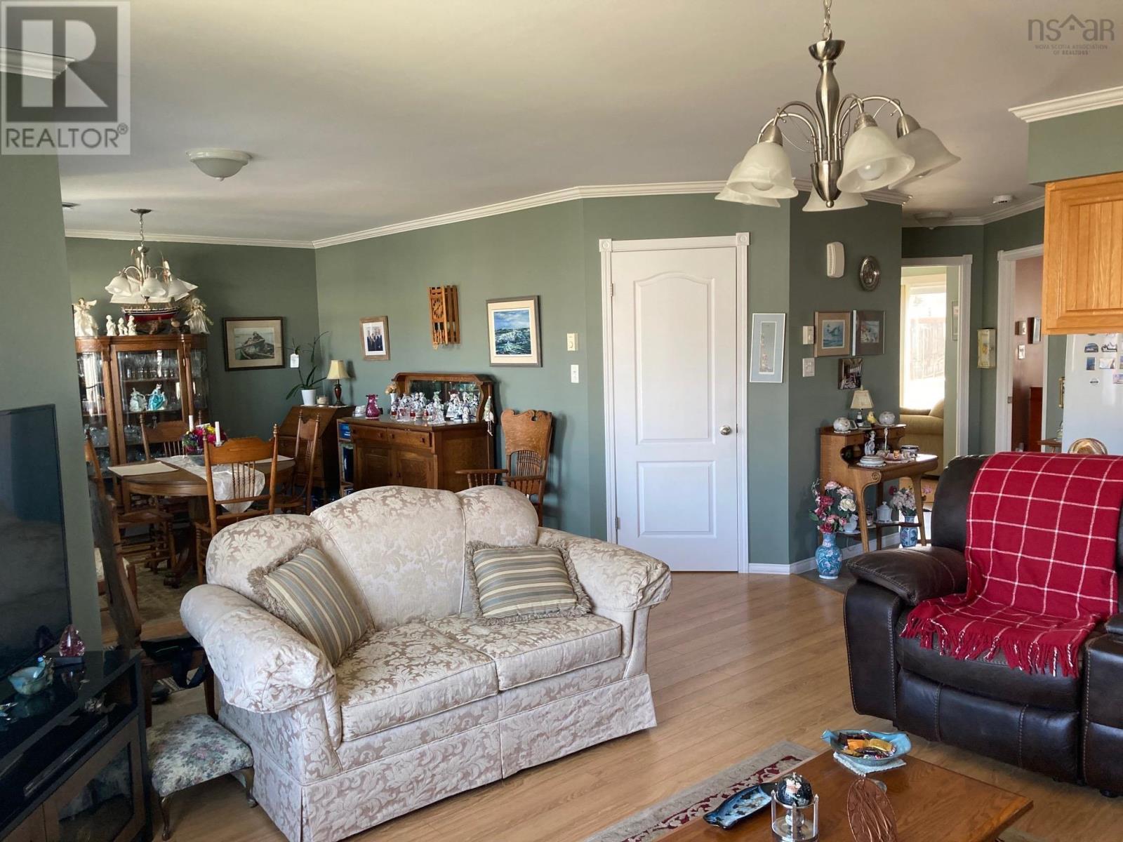 68 Sherbrooke Avenue, Lahave Heights 1, Bridgewater, Nova Scotia  B4V 4E7 - Photo 11 - 202506229