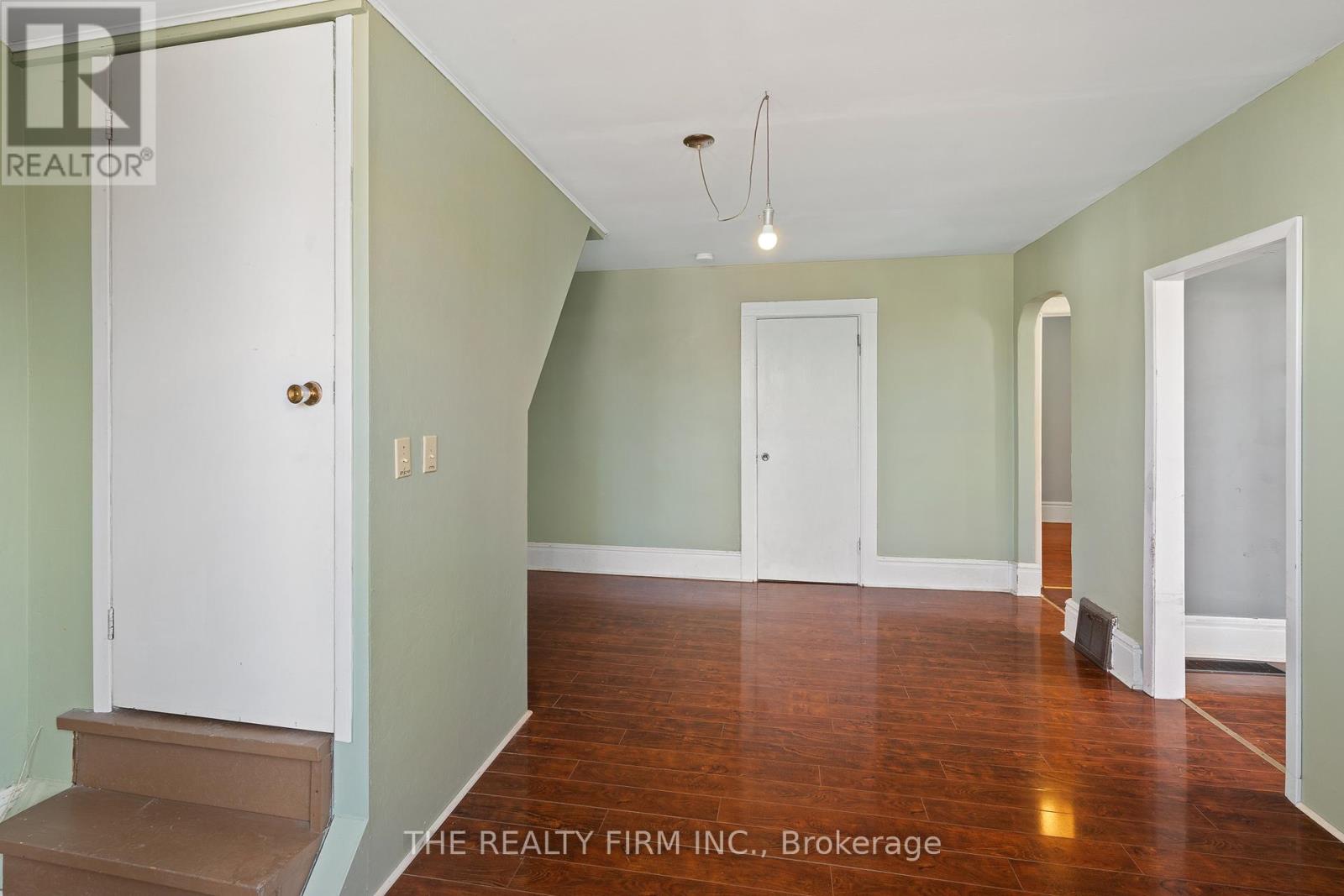 18 Fourth Avenue, St. Thomas, Ontario  N5R 4H2 - Photo 11 - X12050580