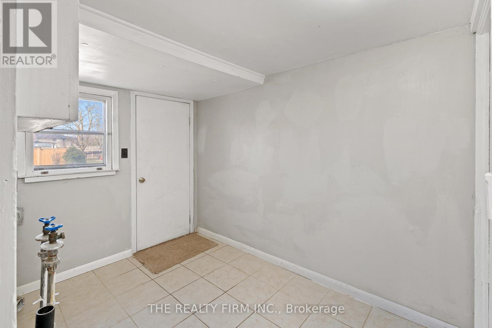 18 Fourth Avenue, St. Thomas, Ontario  N5R 4H2 - Photo 21 - X12050580