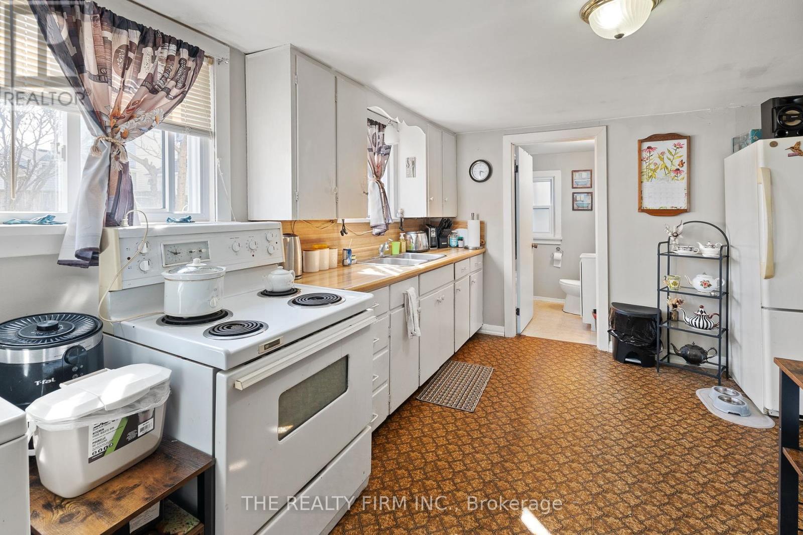 18 Fourth Avenue, St. Thomas, Ontario  N5R 4H2 - Photo 28 - X12050580