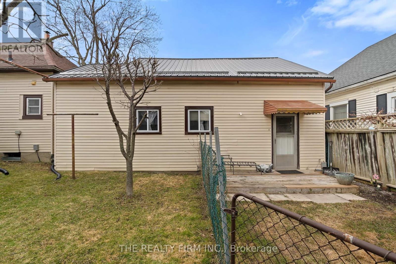 18 Fourth Avenue, St. Thomas, Ontario  N5R 4H2 - Photo 44 - X12050580