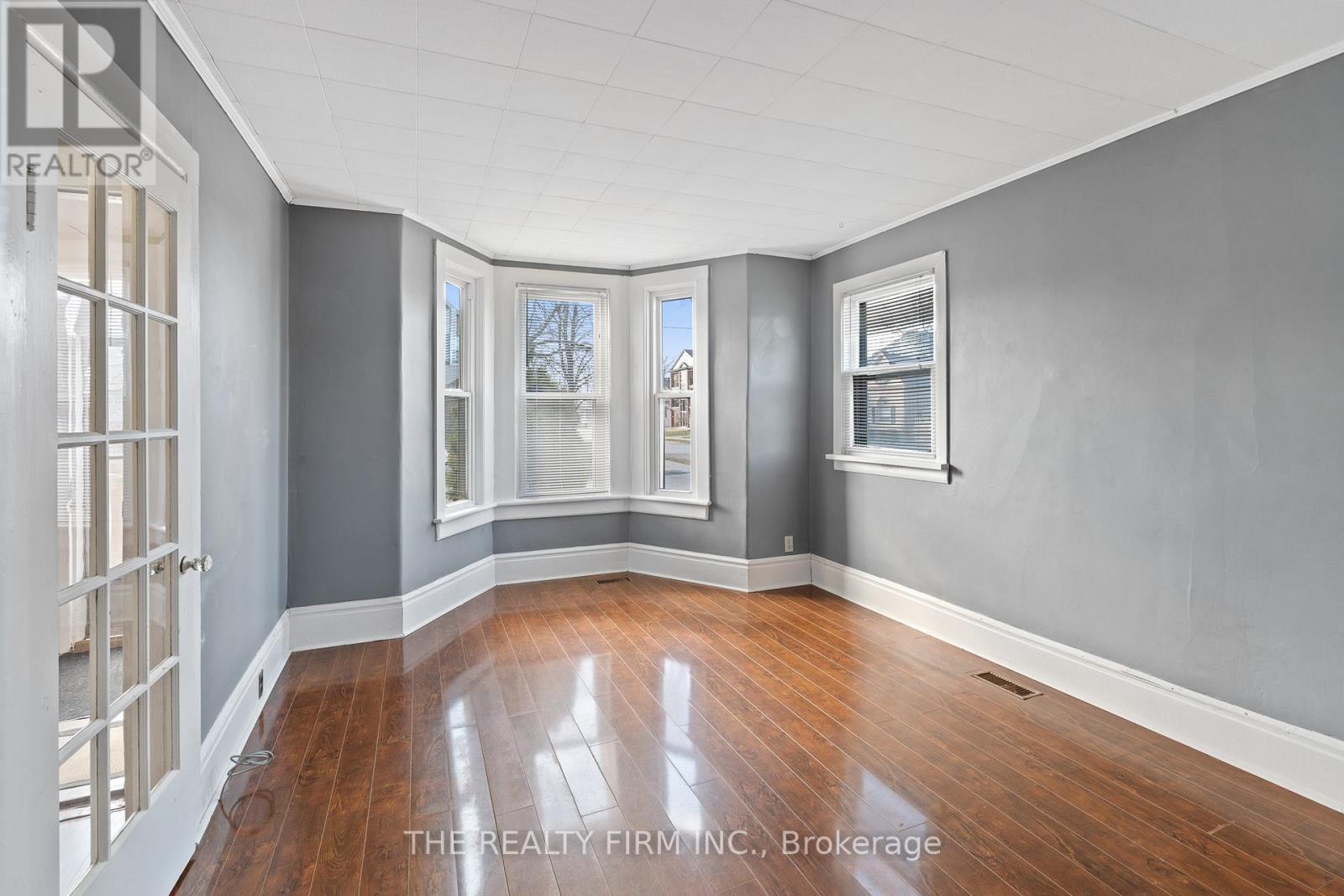 18 Fourth Avenue, St. Thomas, Ontario  N5R 4H2 - Photo 8 - X12050580