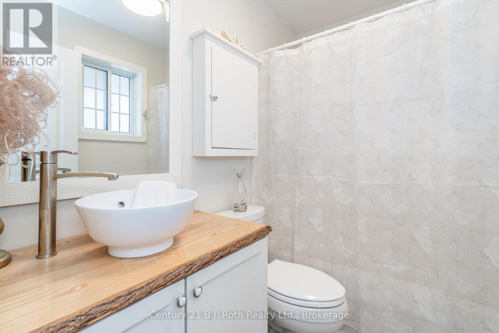42 Madawaska Trail, Wasaga Beach, Ontario  L9Z 1X7 - Photo 25 - S12050615