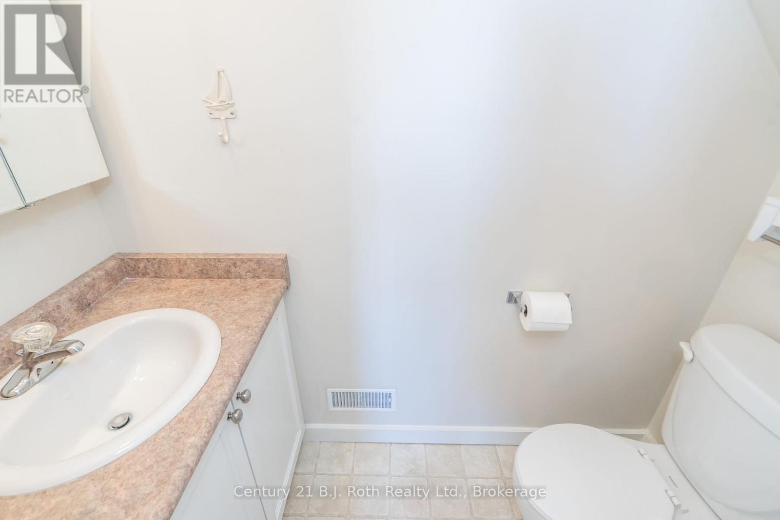 42 Madawaska Trail, Wasaga Beach, Ontario  L9Z 1X7 - Photo 33 - S12050615