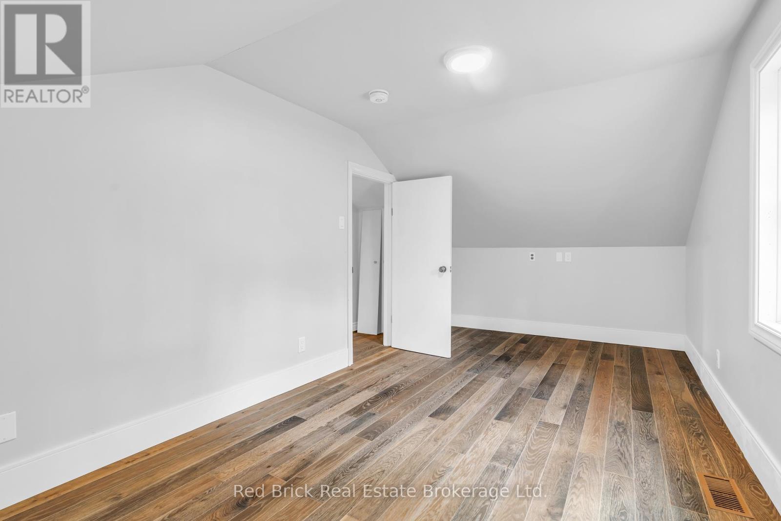 15 Clearview Street, Guelph, Ontario  N1E 6C4 - Photo 19 - X12050612