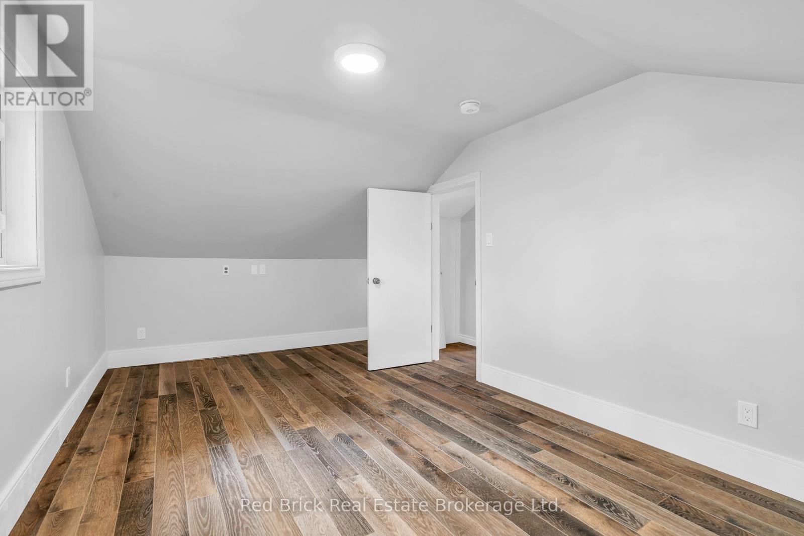 15 Clearview Street, Guelph, Ontario  N1E 6C4 - Photo 21 - X12050612