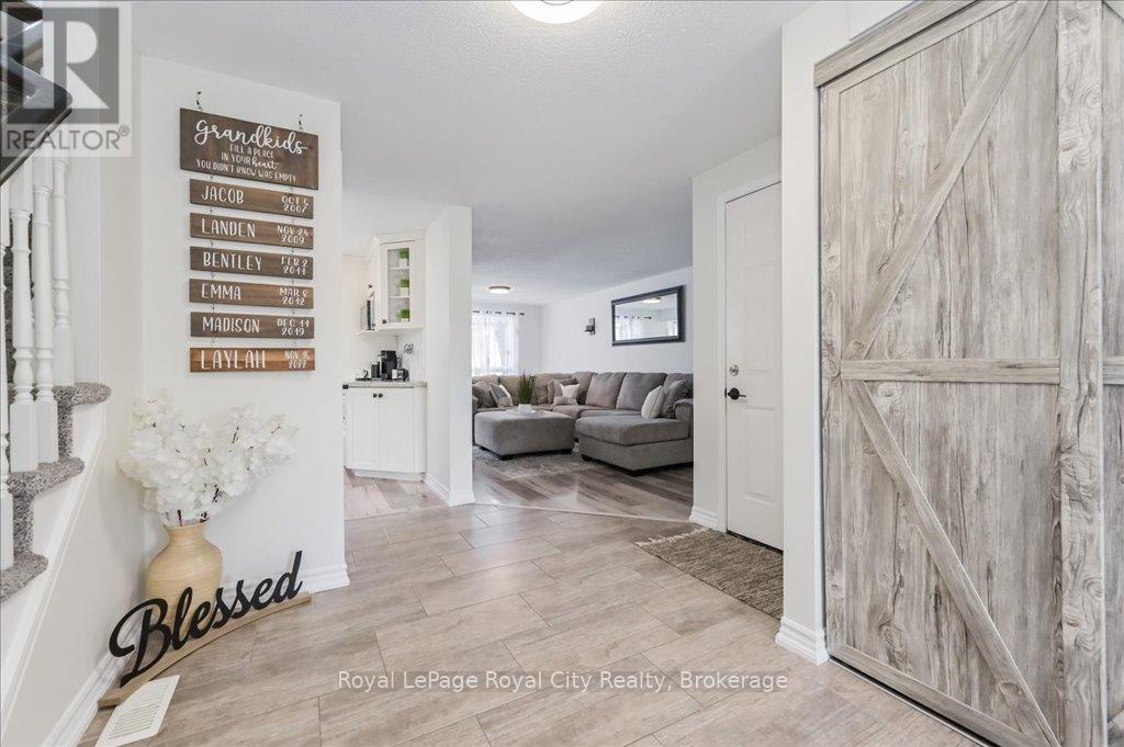 164 Tait Crescent, Centre Wellington, Ontario  N1M 3P5 - Photo 3 - X12050619