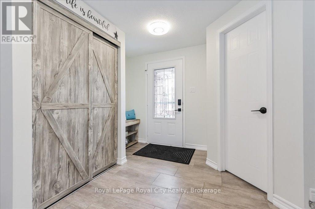 164 Tait Crescent, Centre Wellington, Ontario  N1M 3P5 - Photo 4 - X12050619