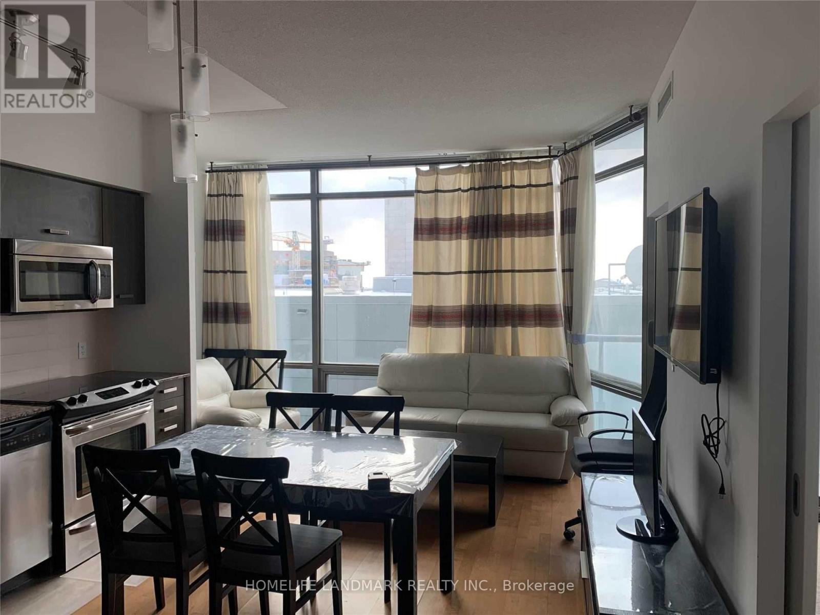 1602 - 832 Bay Street, Toronto (Bay Street Corridor), Ontario  M5S 1Z6 - Photo 2 - C12050496