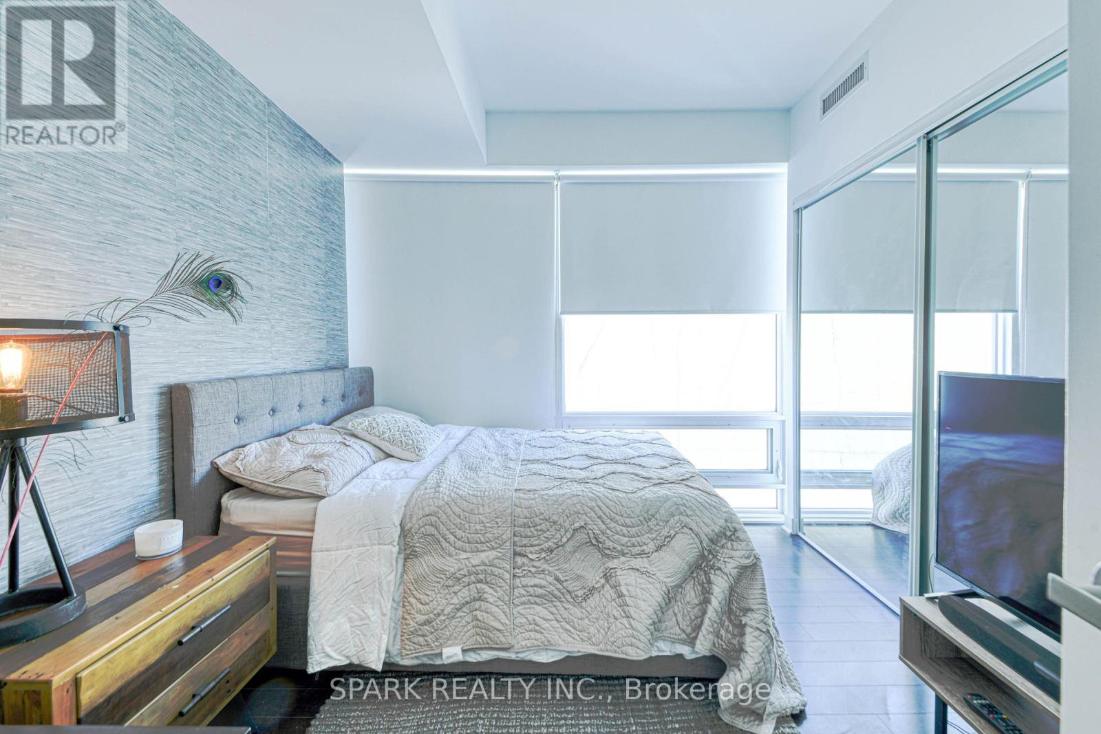 2405 - 15 Grenville Street, Toronto, Ontario  M4Y 1A1 - Photo 10 - C12050558