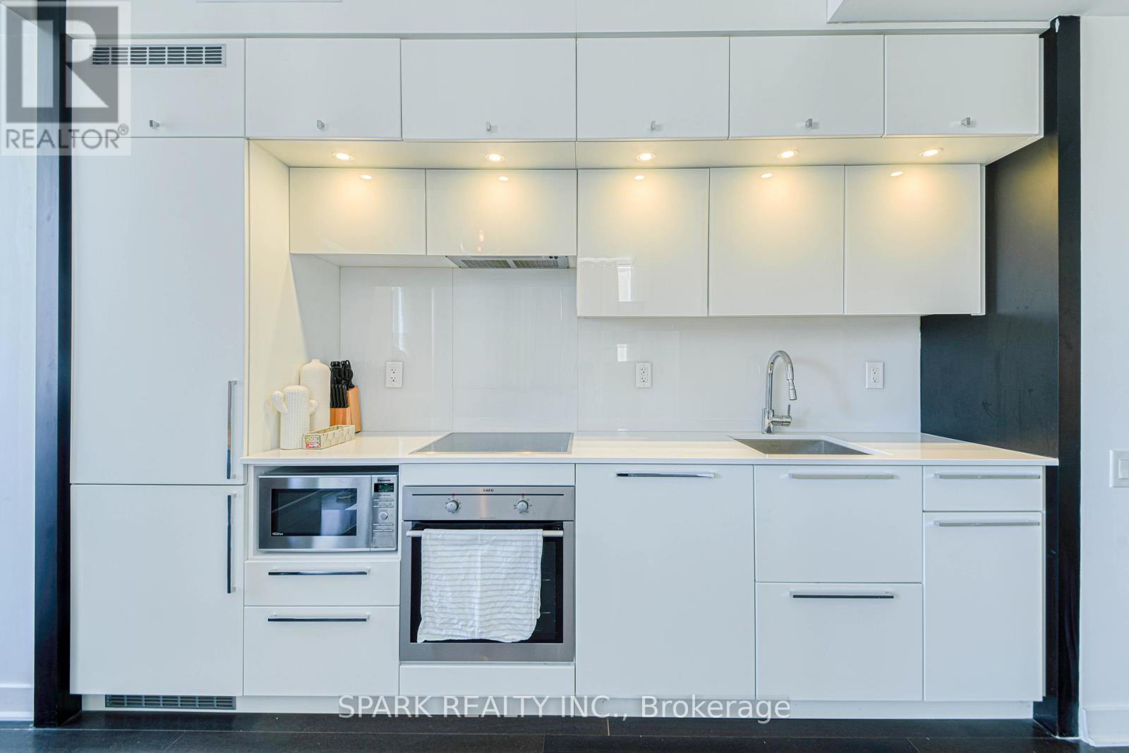 2405 - 15 Grenville Street, Toronto, Ontario  M4Y 1A1 - Photo 13 - C12050558