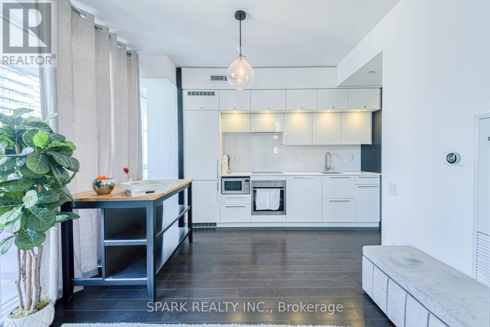 2405 - 15 Grenville Street, Toronto, Ontario  M4Y 1A1 - Photo 14 - C12050558