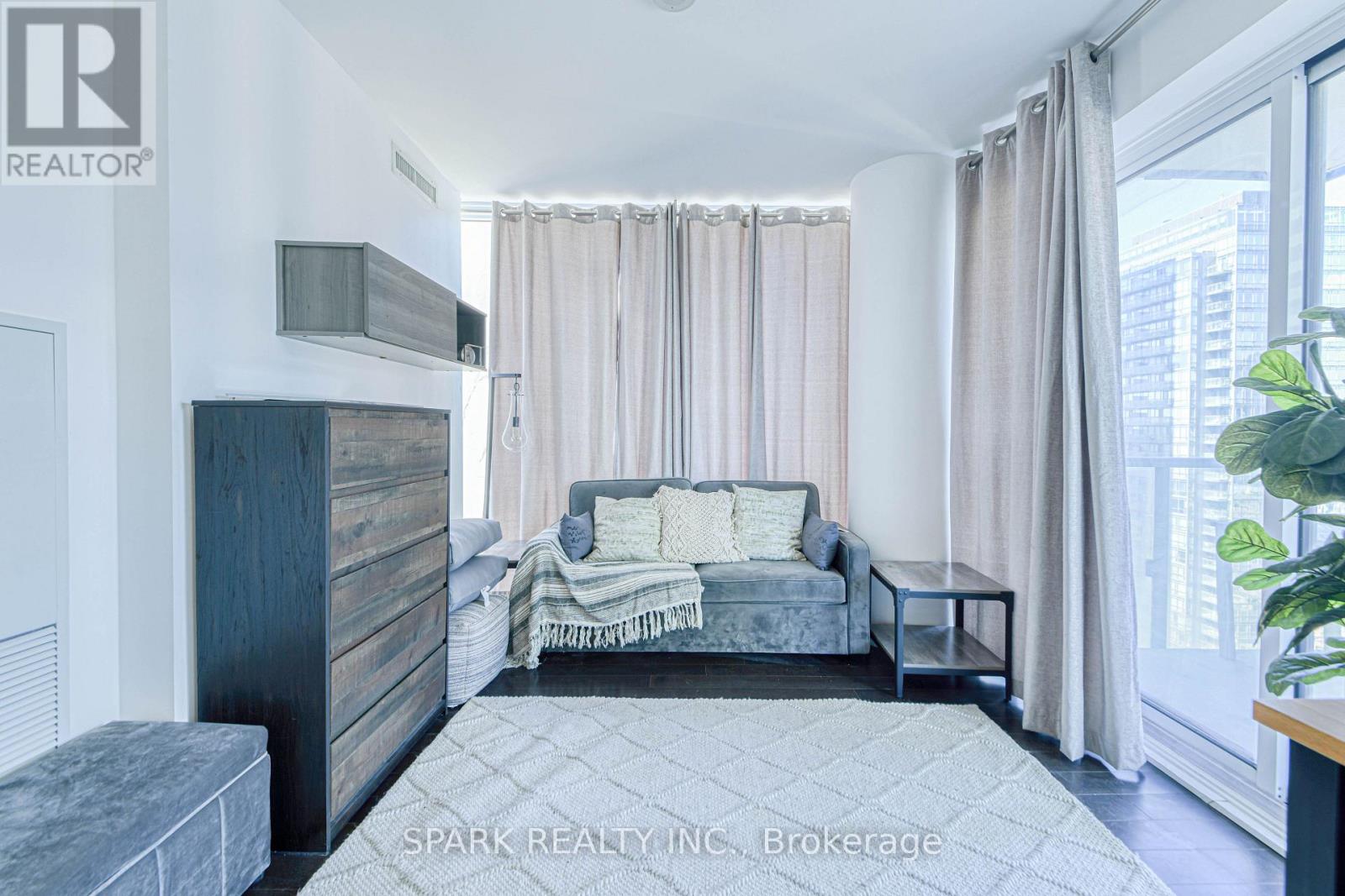 2405 - 15 Grenville Street, Toronto, Ontario  M4Y 1A1 - Photo 17 - C12050558