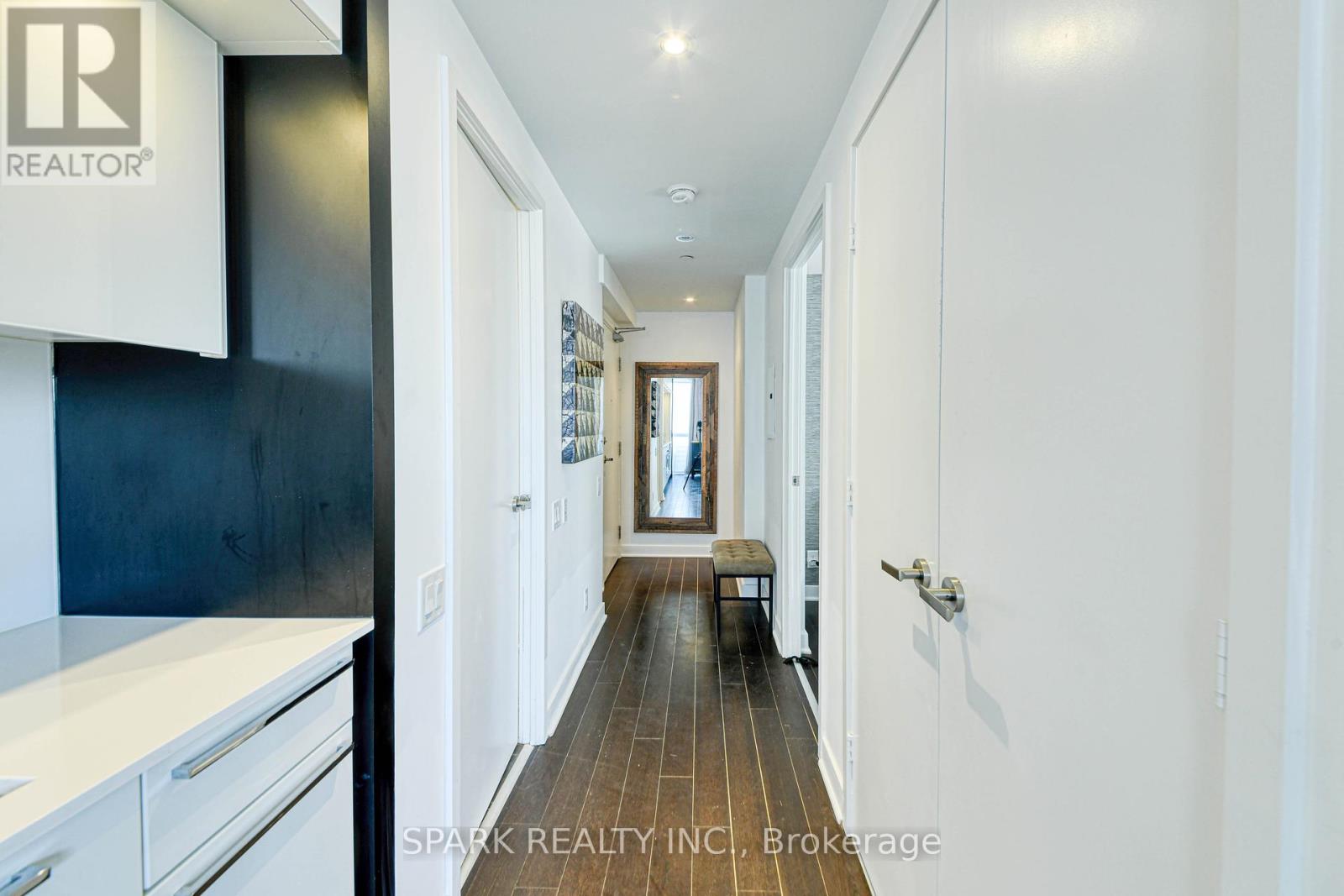 2405 - 15 Grenville Street, Toronto, Ontario  M4Y 1A1 - Photo 8 - C12050558