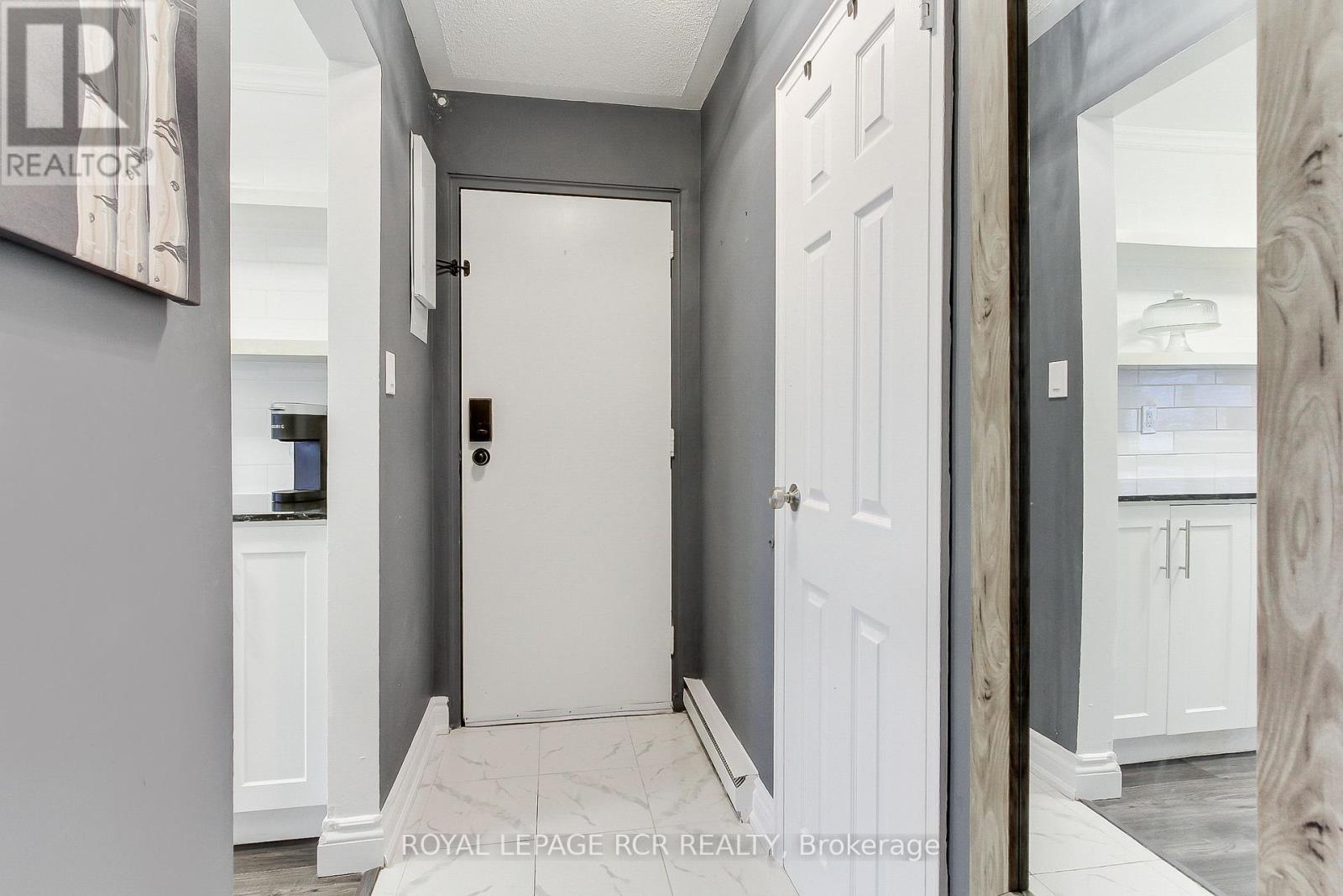 9 - 136 Scanlon Avenue, Bradford West Gwillimbury, Ontario  L3Z 1G6 - Photo 6 - N12050555