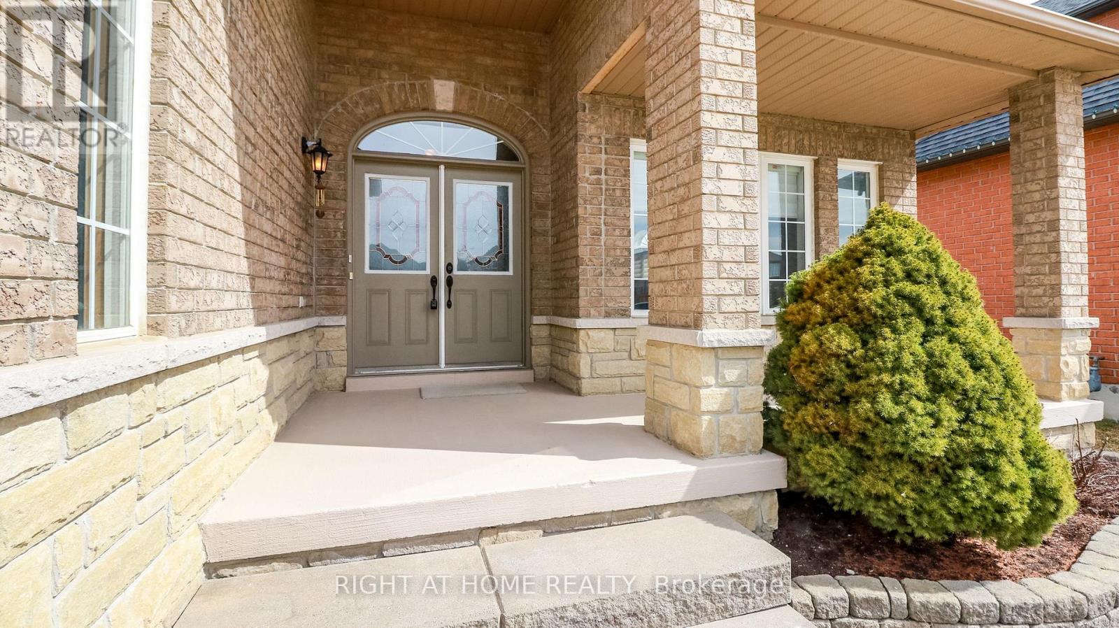 Property at 2037 JANS BOULEVARD image 4