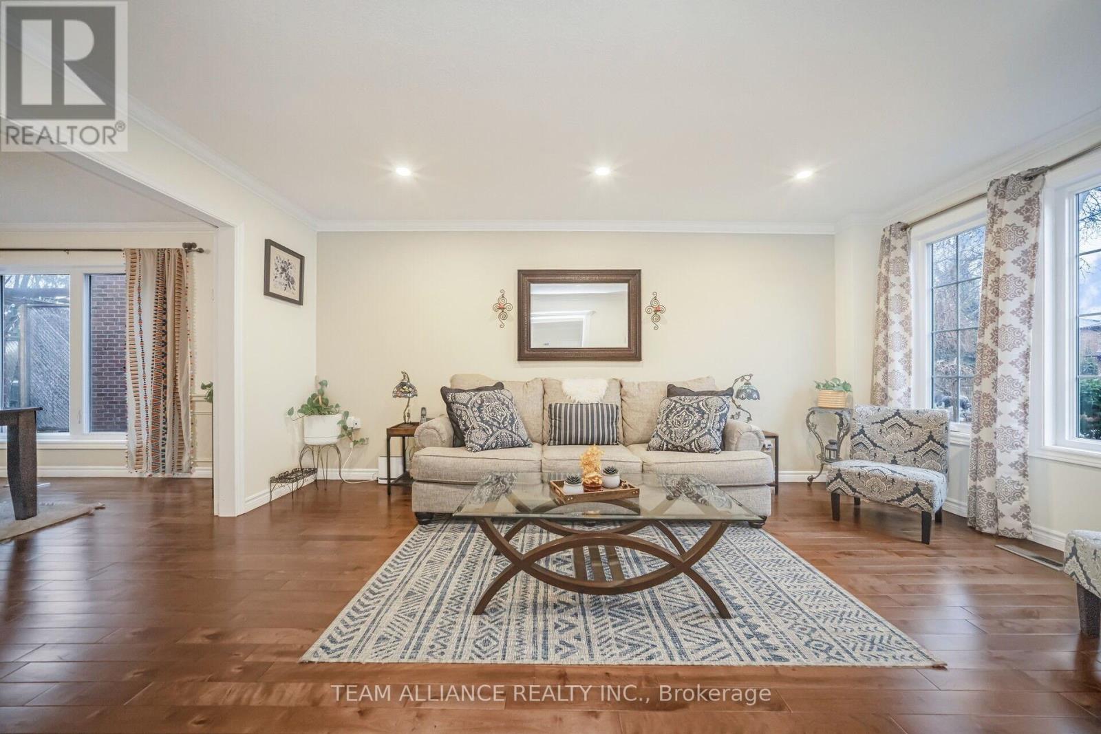 Property at 66 BARR CRESCENT image 5